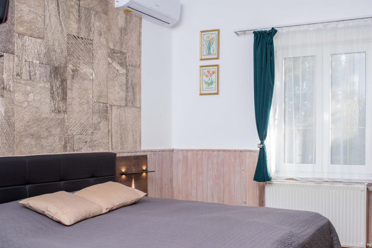 Park Apartman Хевіз Екстер'єр фото