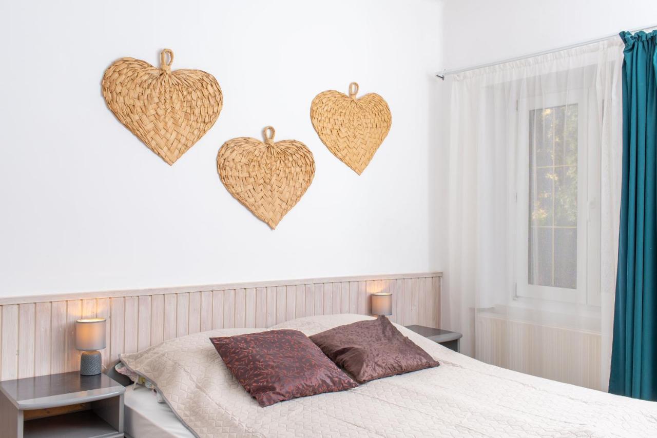 Park Apartman Хевіз Екстер'єр фото