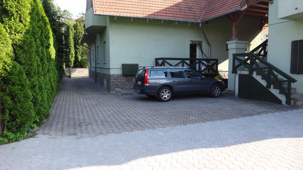 Park Apartman Хевіз Екстер'єр фото
