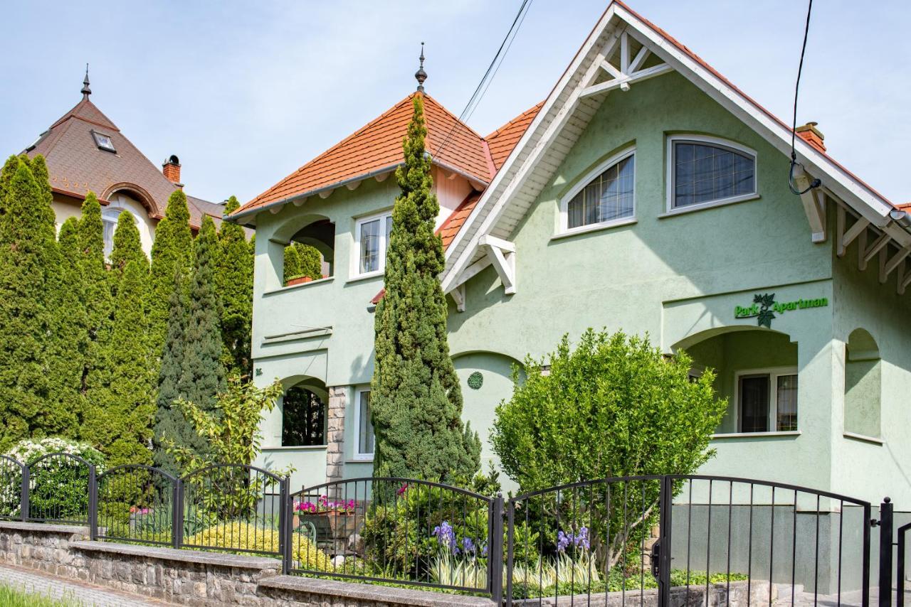 Park Apartman Хевіз Екстер'єр фото